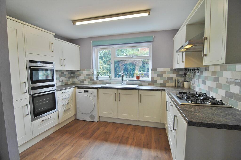 House in Stroud, Stonehouse - More