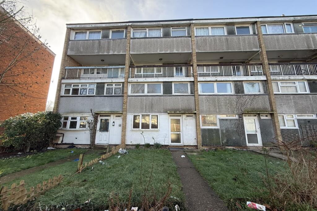 Main image of property: Hereford Walk, SS14