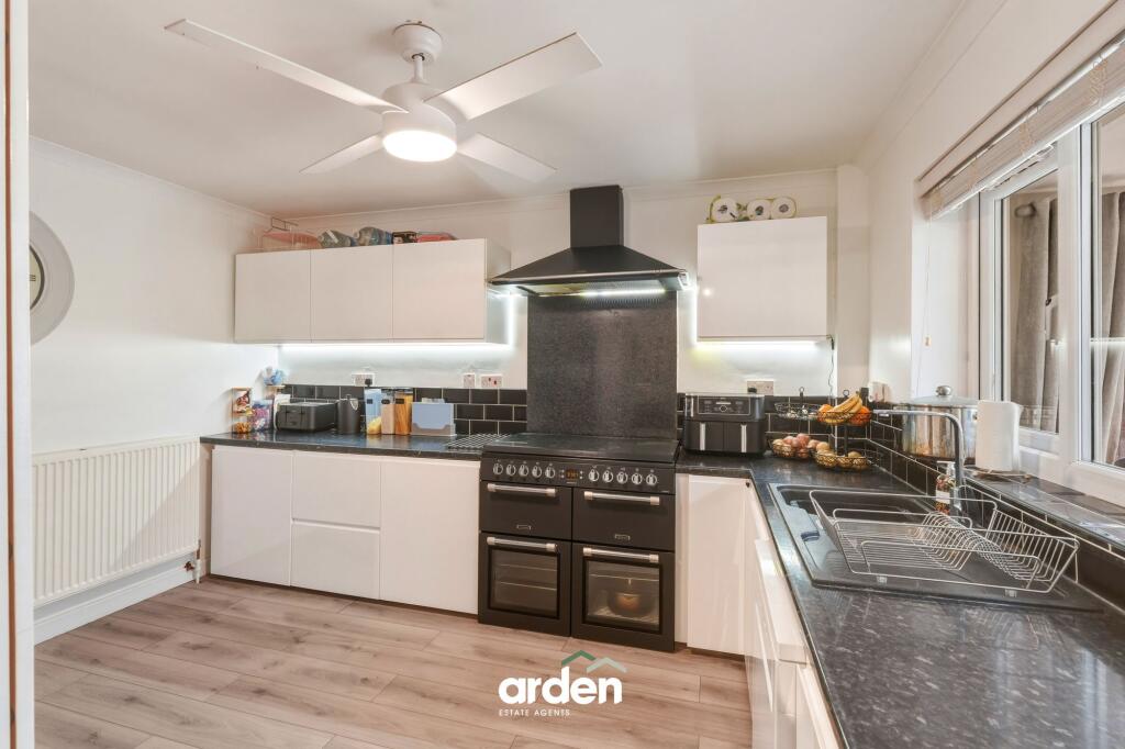 House in Redditch, Greenlands - View 5