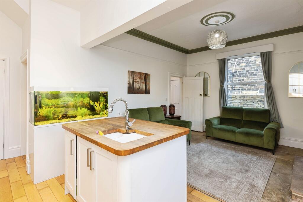 Priestley Terrace, BRADFORD - View 6