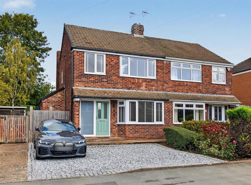 3-bed semi-detached on Balmoral Road, Borrowash, Derby, £300,000