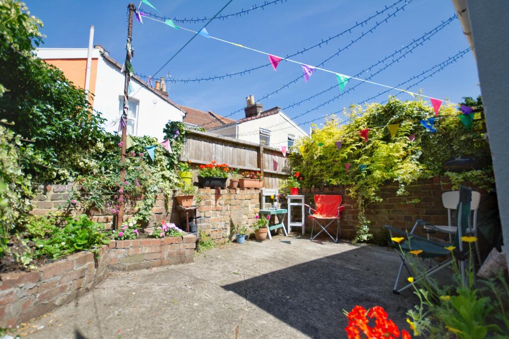 4 bedroom terraced house for rent