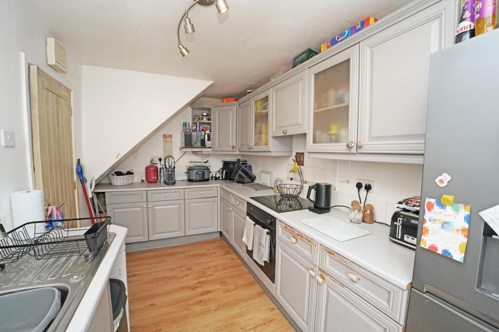 Folly Crescent, Highworth, SN6 7JW - View 4