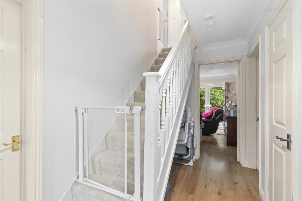 House in Wealden, Hellingly - View 4
