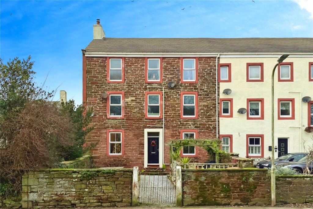 2-bed flat on Sandwith, Whitehaven, Cumbria, CA28, £90,000