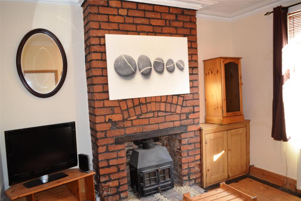 House in Gloucester - View 3