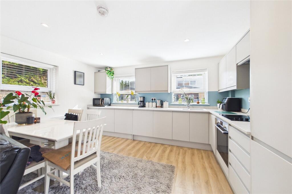 Apartment in Reading - View 5