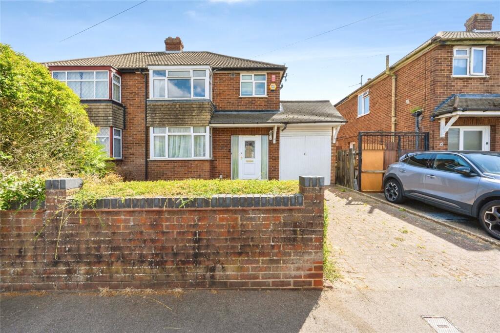 Main image of property: Blaydon Road, Luton, Bedfordshire, LU2