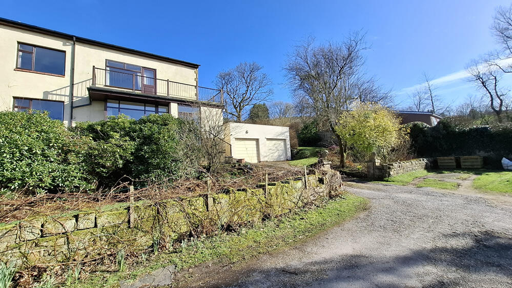 6 Abels Lane, Uppermill photo 2
