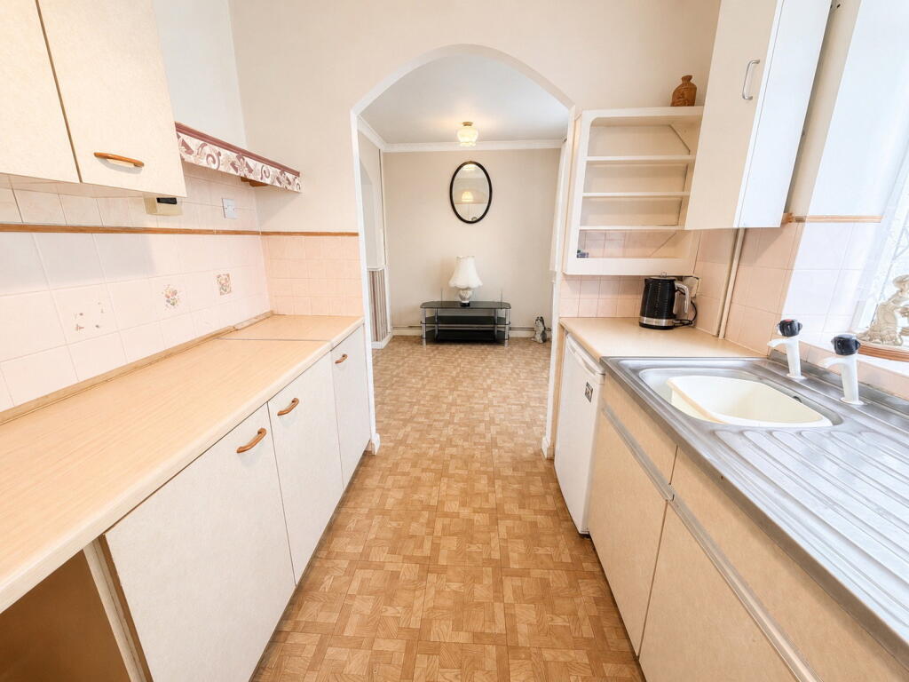 House in Dudley, Yewtree Hill - More