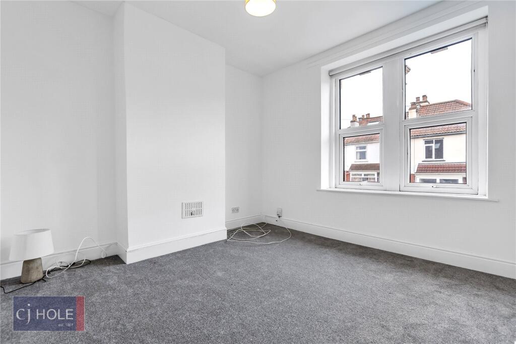 5 bedroom terraced house for rent