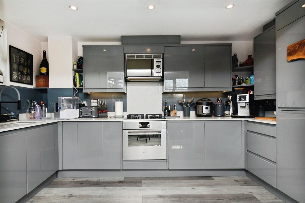 Apartment in Chelmsford, Moulsham - View 2