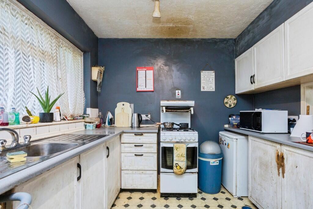 Apartment in Horsham, New Town - View 5