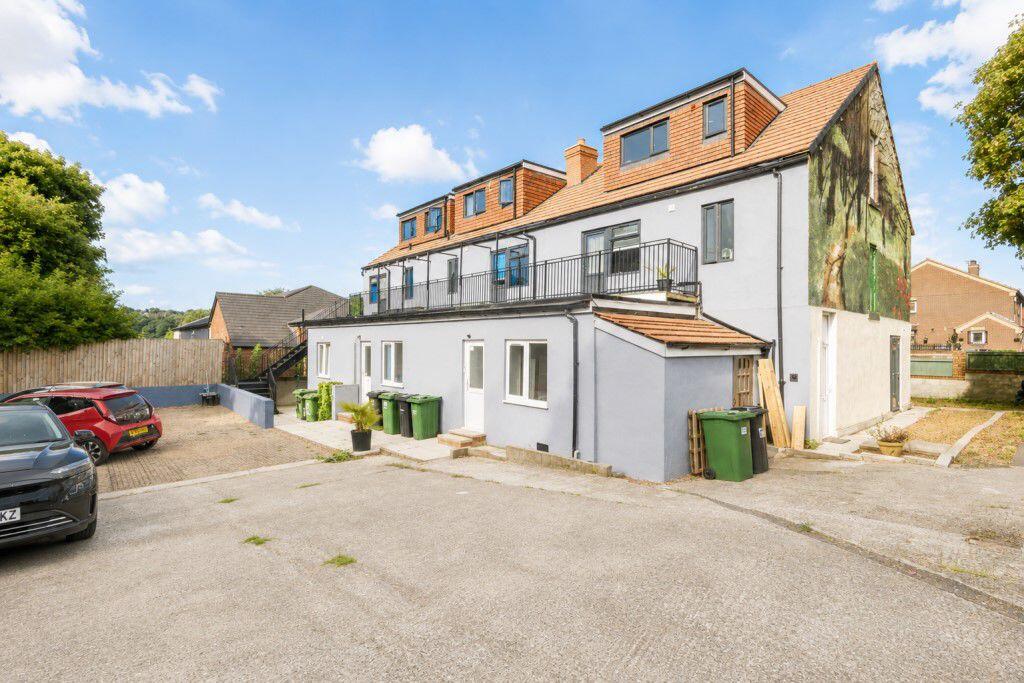 Apartment in Leeds - View 2