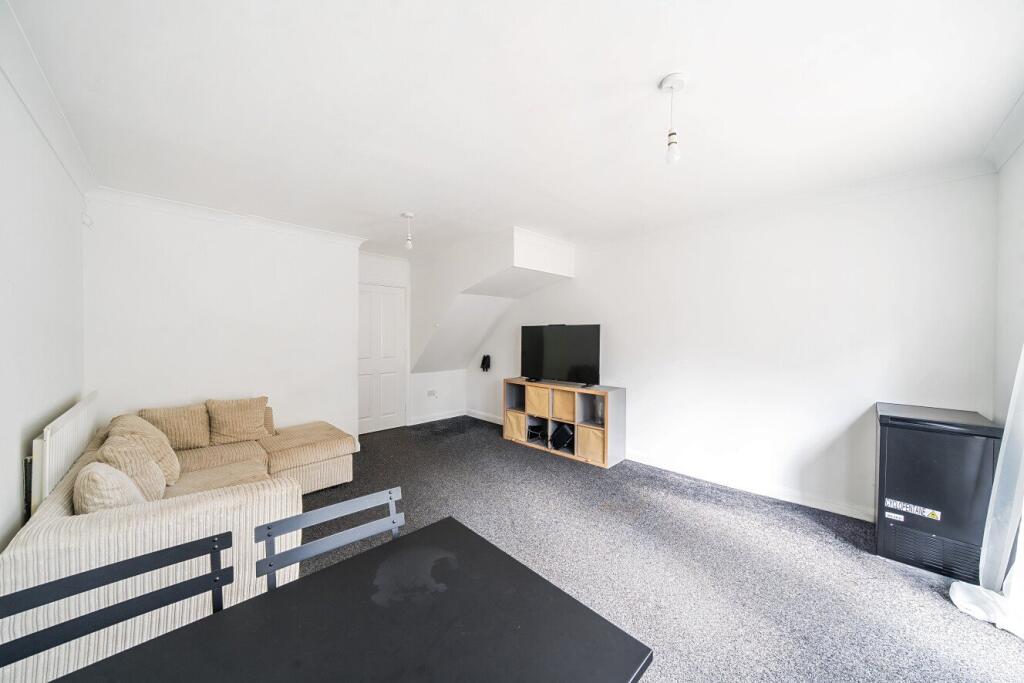 House in London - View 2