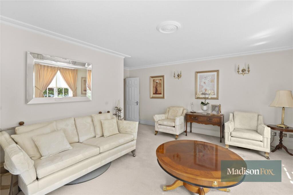 Apartment in London, Fairlop - View 4