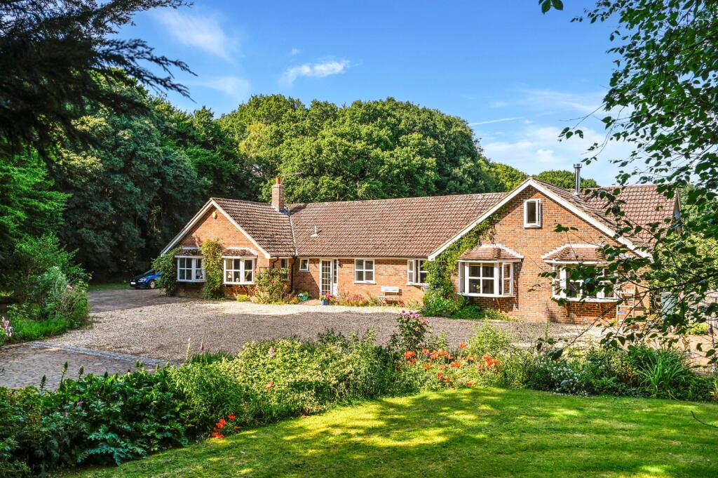 5-bed bungalow on Stelling Minnis, Canterbury, Kent, CT4, £750,000
