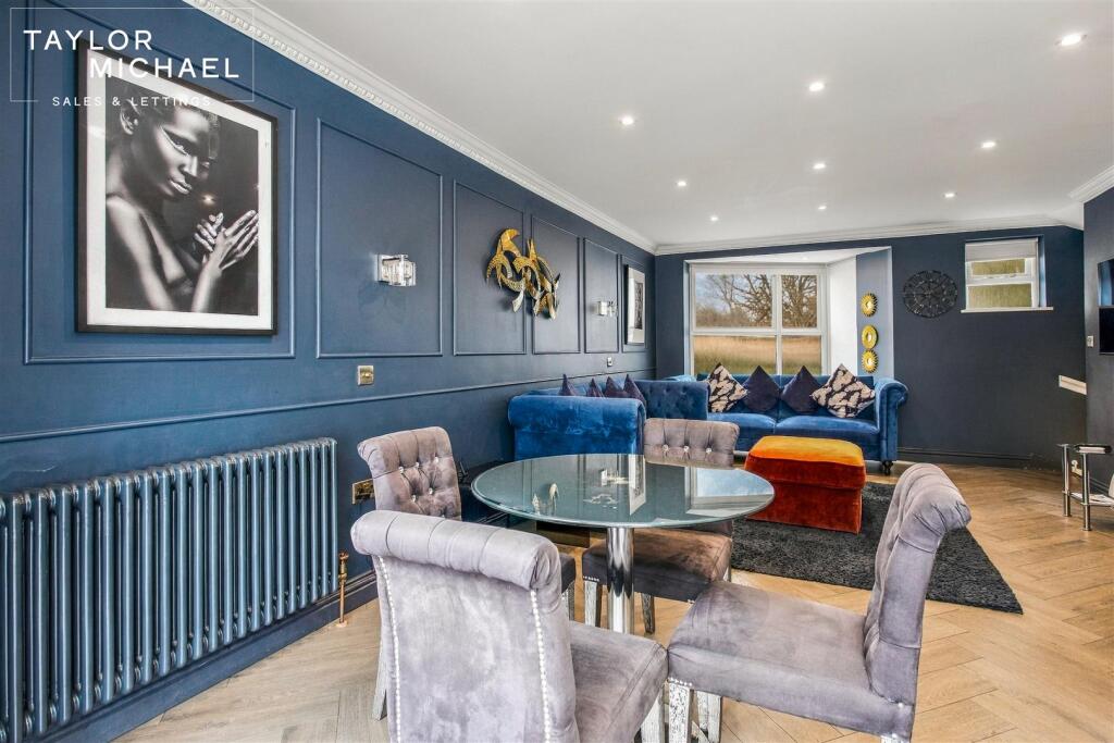 4 bedroom terraced house for rent