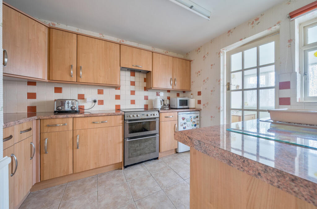 Alexander Close, Creech St. Michael, Taunton, Somerset, TA3 photo 3
