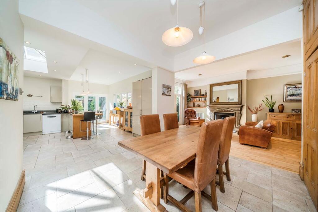 House in Kingston upon Thames - View 2