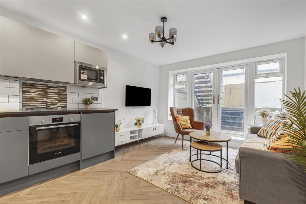 Main image of property: Upper Richmond Road West, East Sheen, SW14