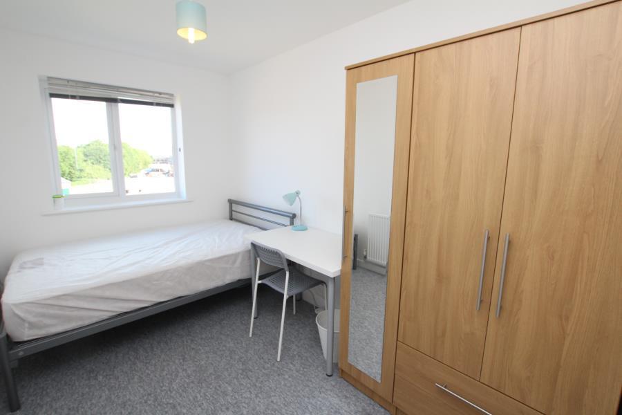 6 bedroom town house for rent in Slade Baker Way, BS16 — photo 10