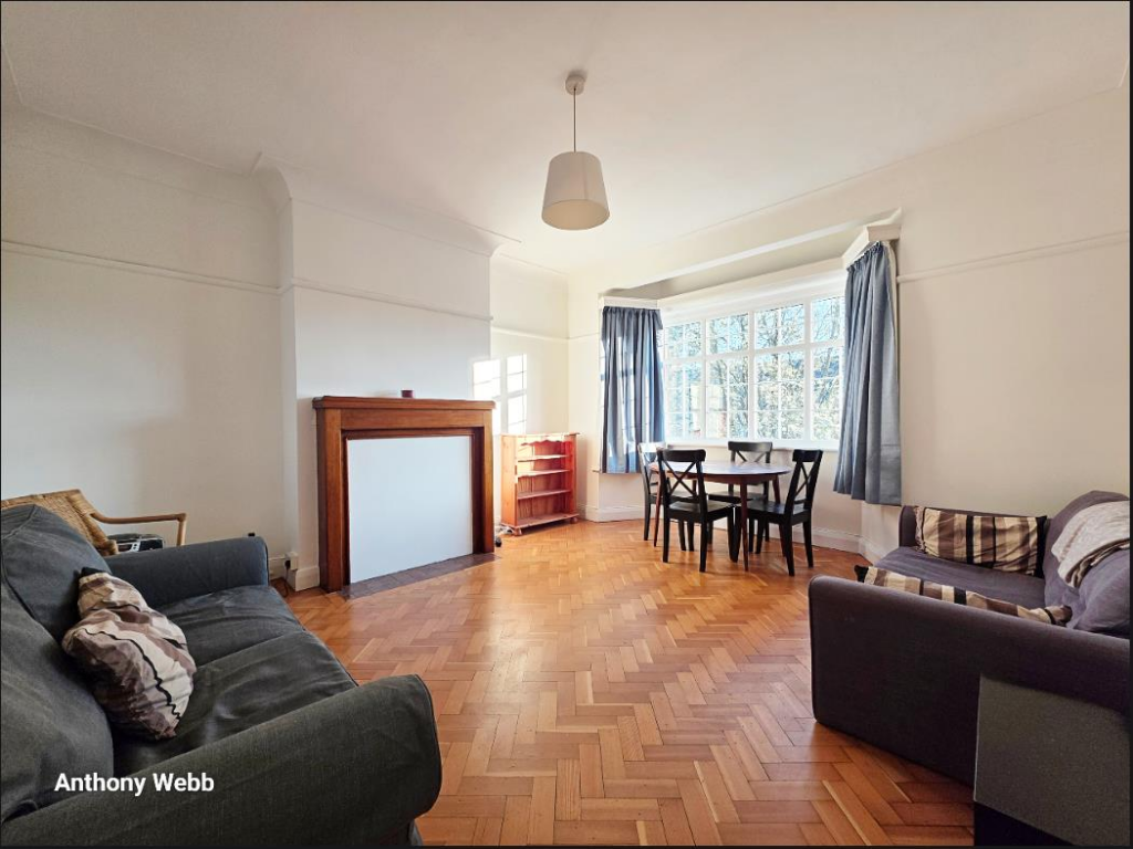 Main image of property: Hazelwood Lane, Palmers Green, N13