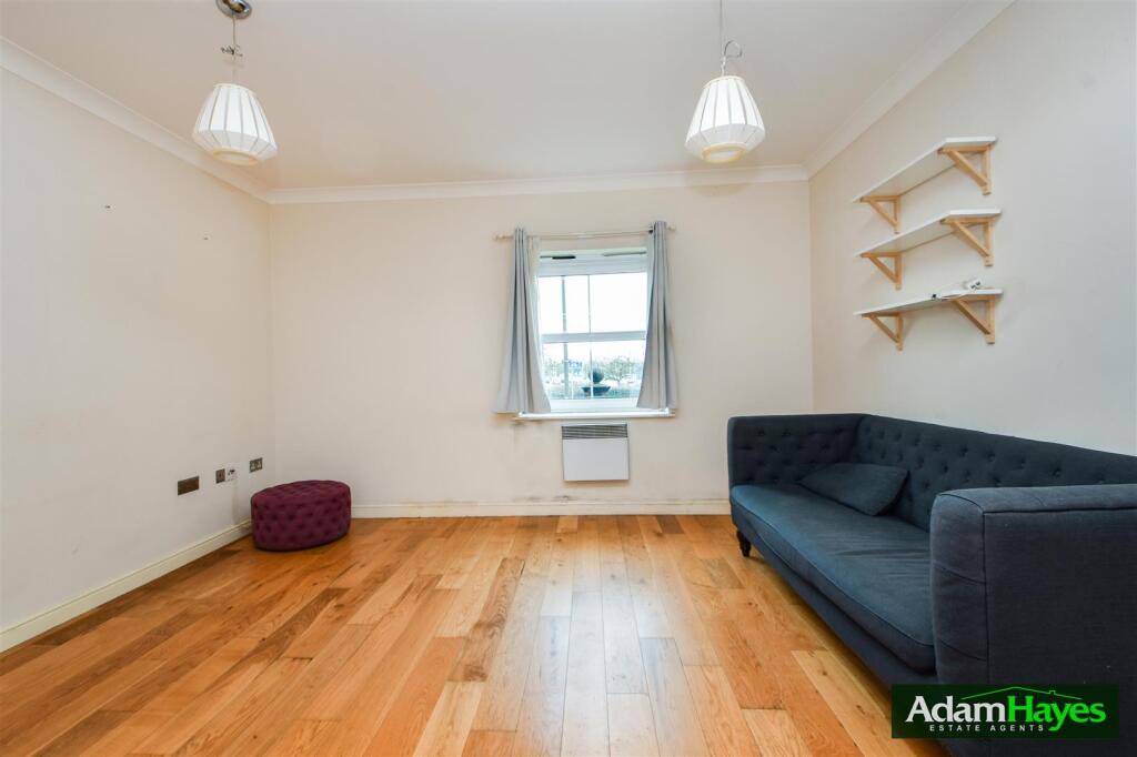 Apartment in London, Oakleigh Park, Whetstone - More