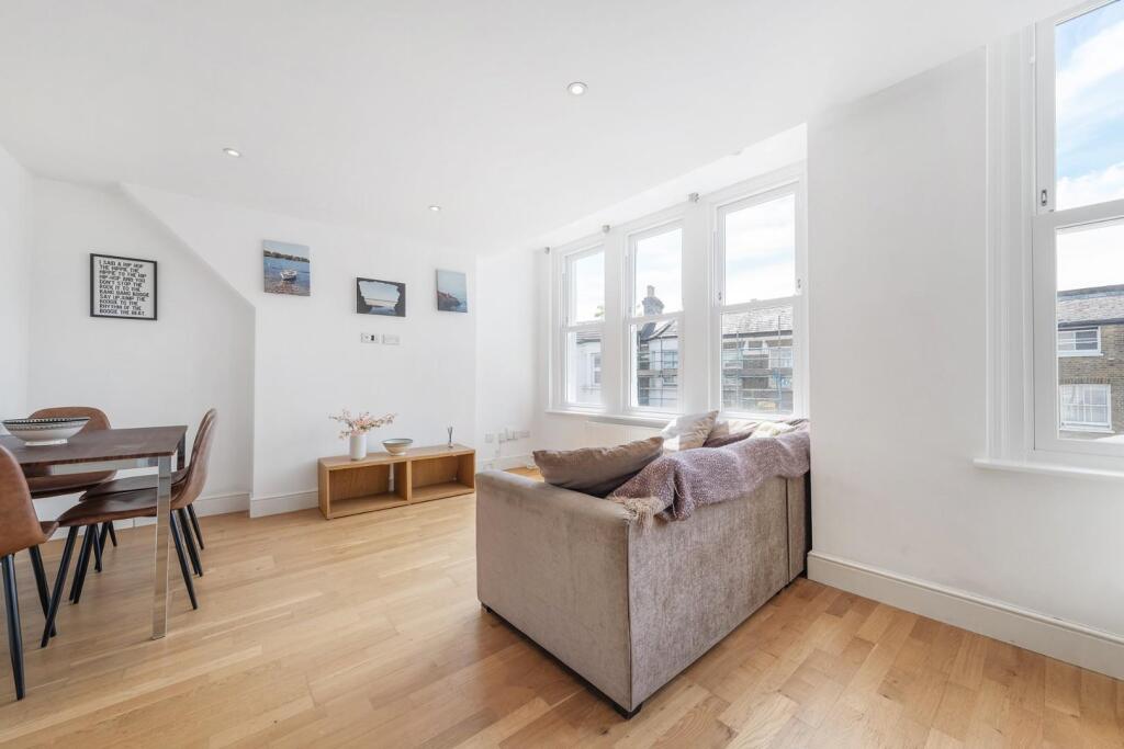 Apartment in London, Stockwell Park, Stockwell - View 3