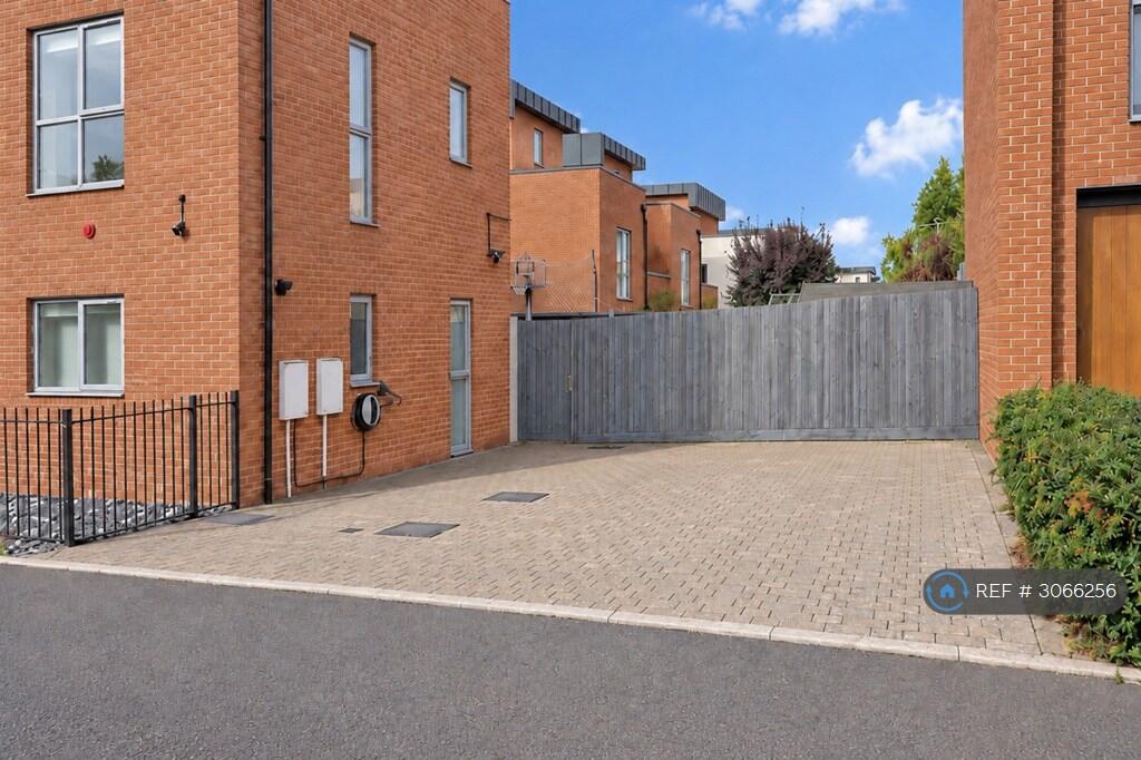 House in Chelmsford - View 2