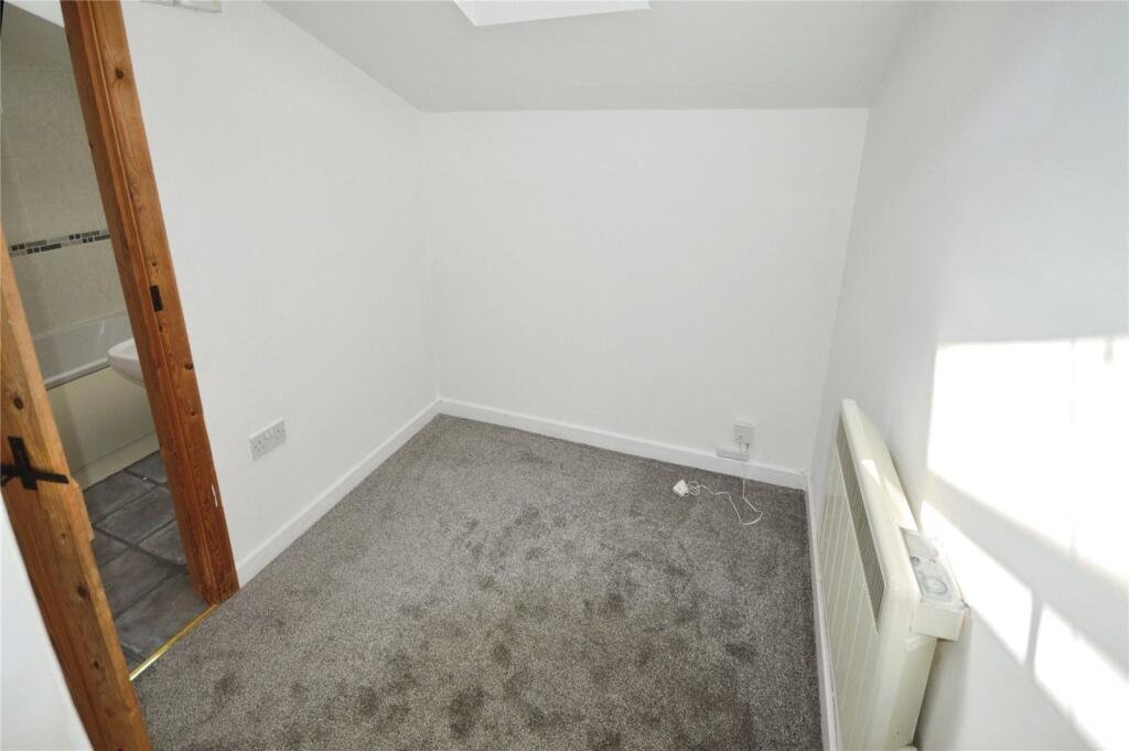 House in Exeter - View 5
