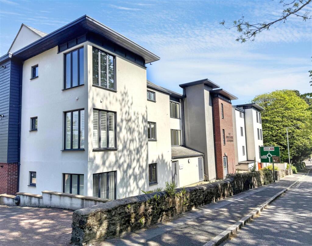 Main image of property: FALMOUTH