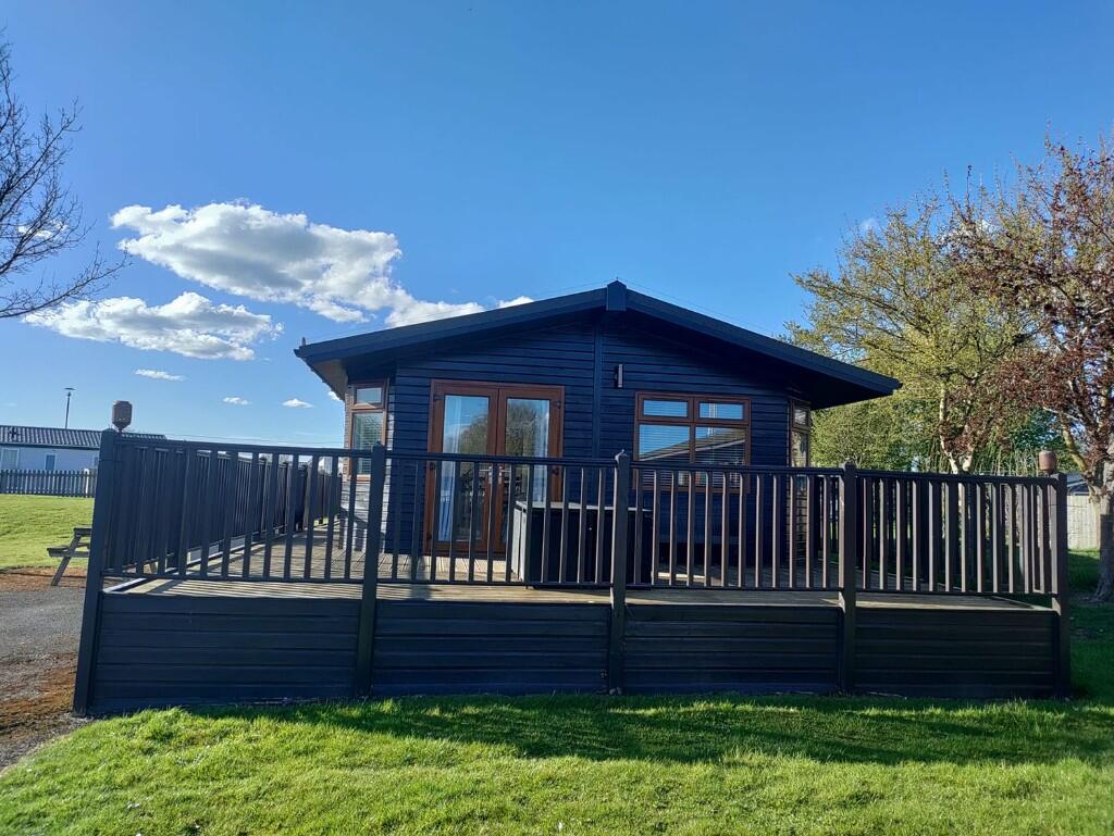 3-bed caravan on  Redwood, Flamingo Land Holiday Resort, Kirby Misperton YO17, £70,500