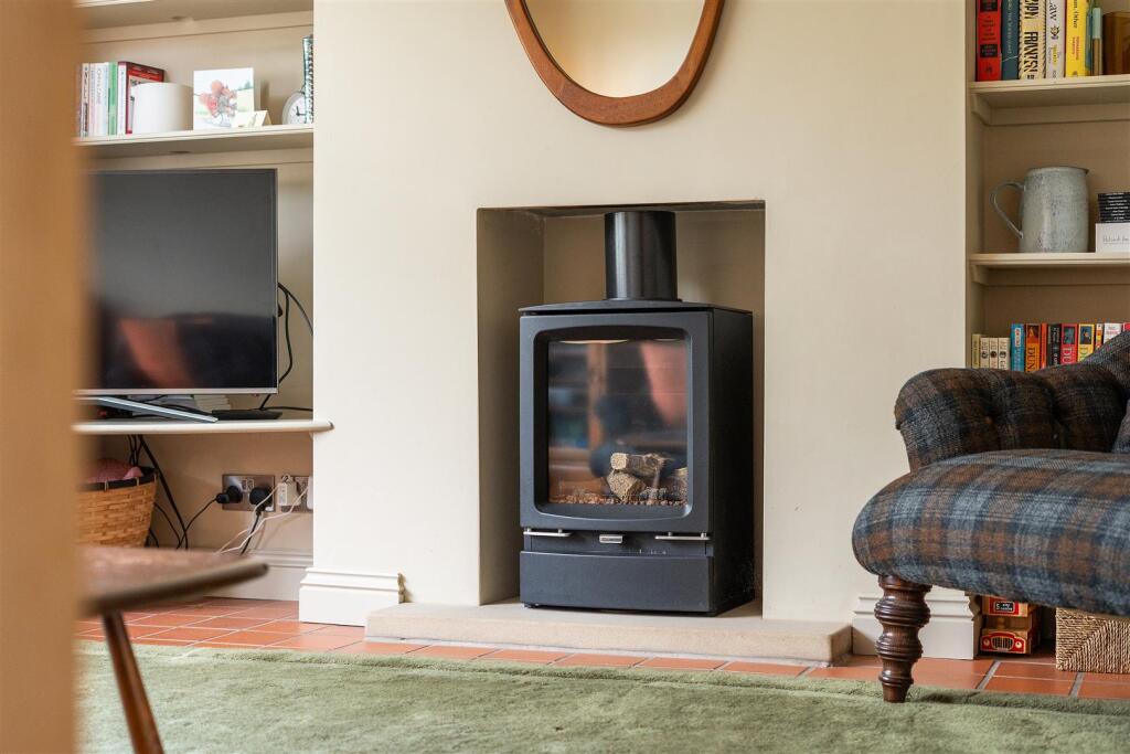 House in Sheffield, Totley Rise, Totley - More