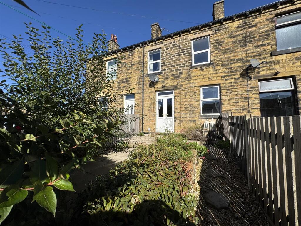 Main image of property: Glen View Road, Shelley, Huddersfield HD8 8JS