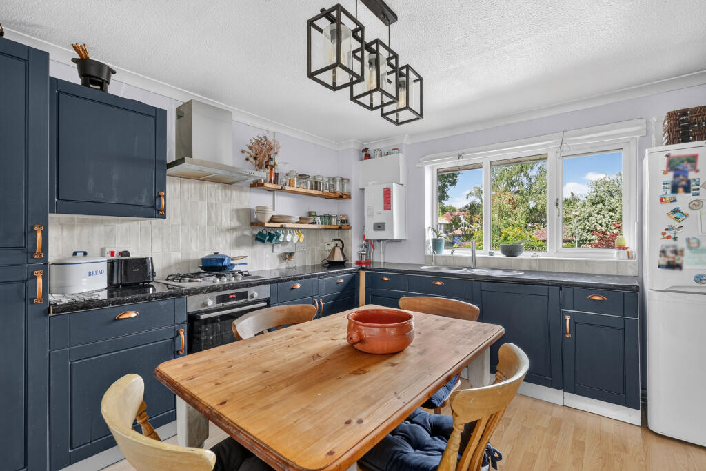 Wiltshire Drive, Wokingham, RG40 - View 3