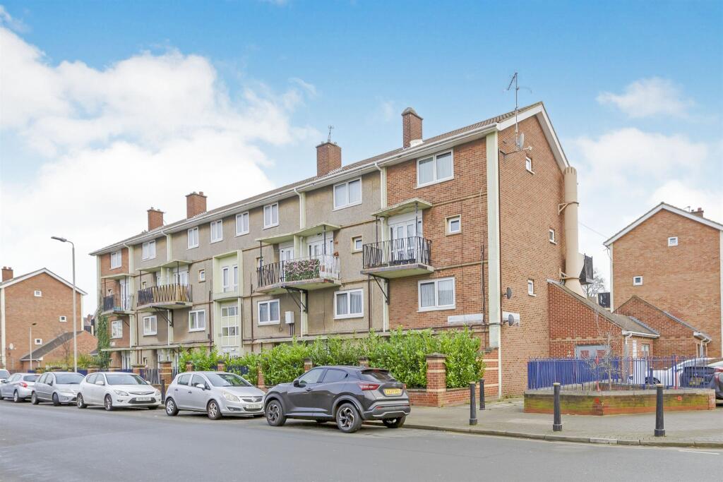 2-bed house on Wharf Street North, Leicester, £150,000