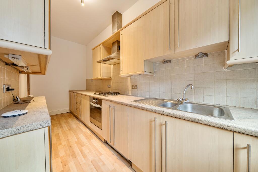 House in Halifax - View 3