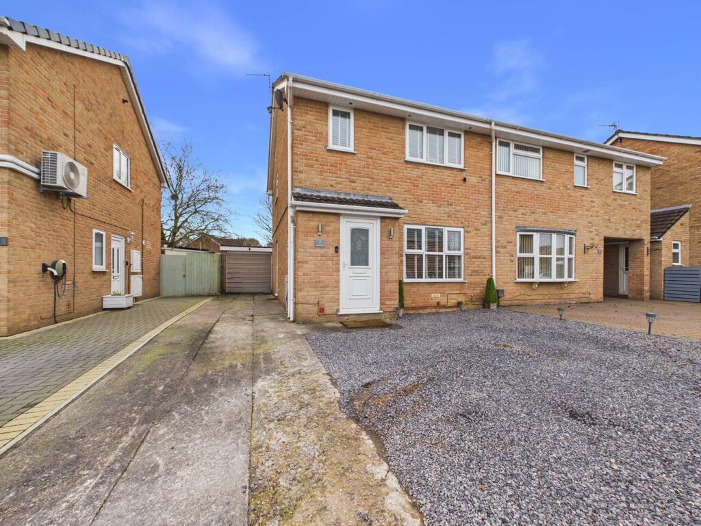 Main image of property: Fallowfield, Worle, Weston-Super-Mare, BS22