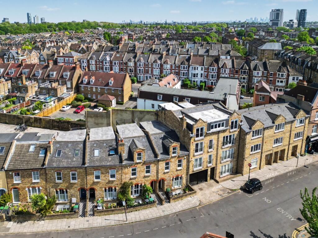 Main image of property: Mount Pleasant Crescent, London, N4