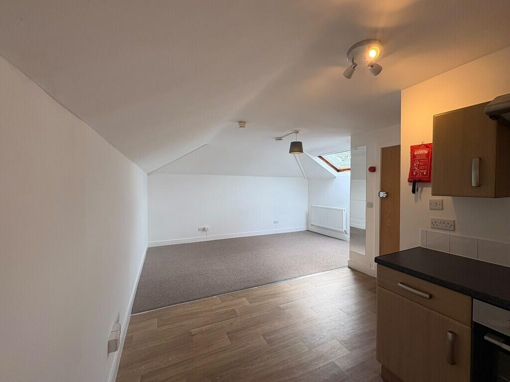 Apartment in Portsmouth - View 3