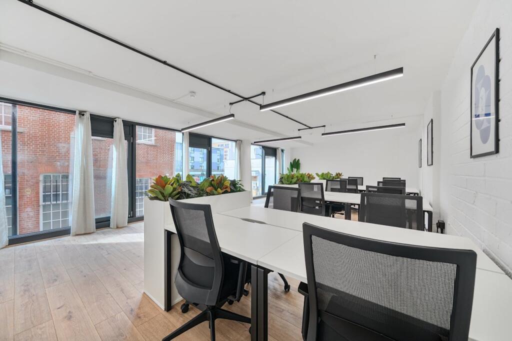 Main image of property: 1 Ghent Way, 1 Ghent Way, London, E8 2PE