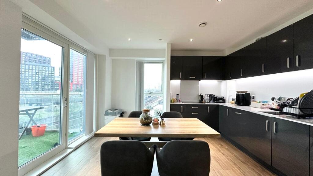 Apartment in London - View 5