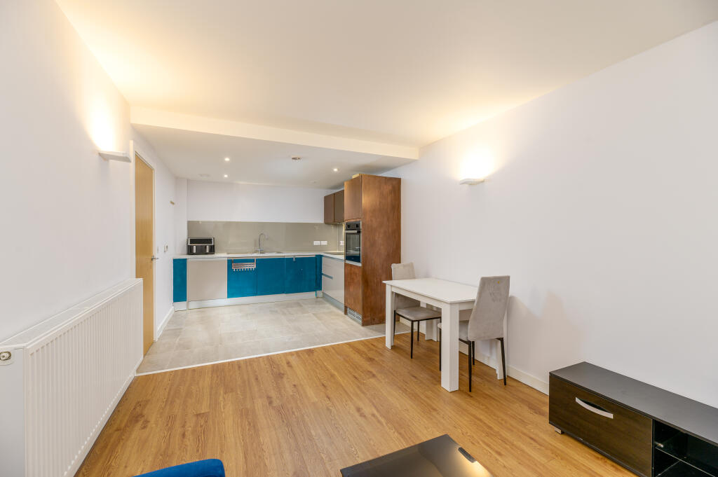 Apartment in Birmingham, Jewellery Quarter - View 3