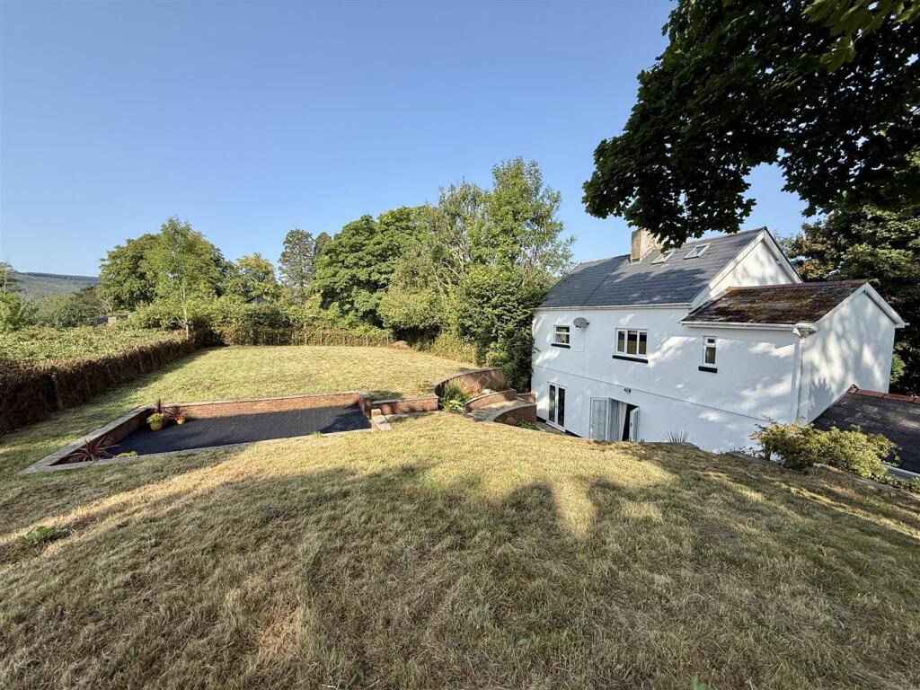 3-bed detached on Ysguborwen Lodge, Abernant, £485,000