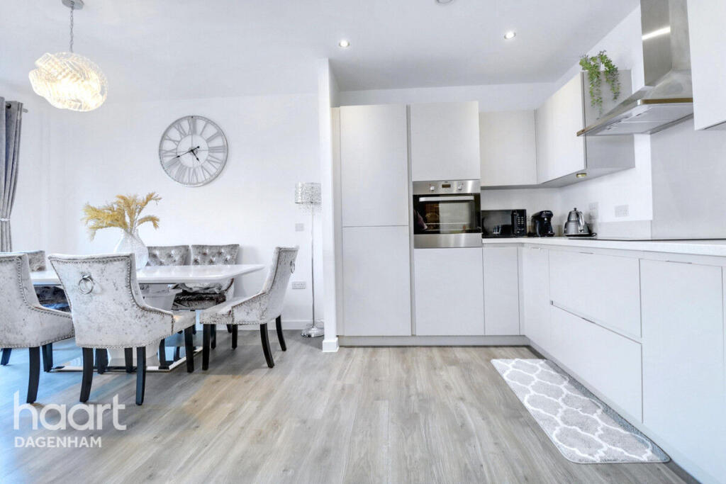 Apartment in Barking, Barking Riverside - Northgate - More