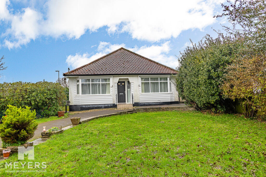 Main image of property: Oak Avenue, Christchurch, BH23 2