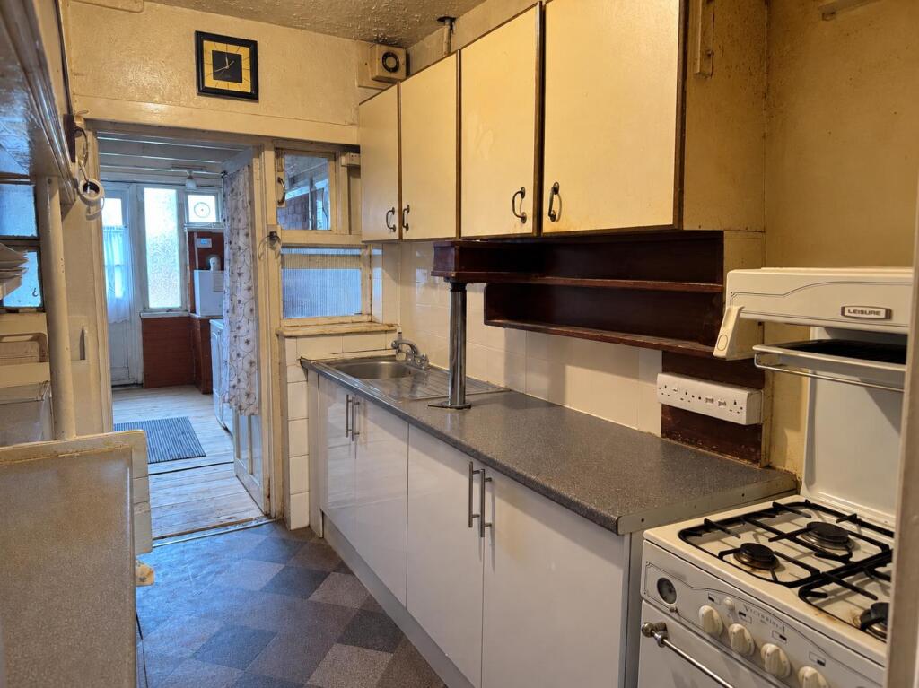 House in Croydon - View 5