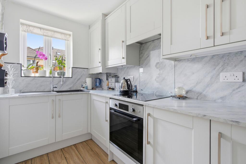 House in Slough - View 4