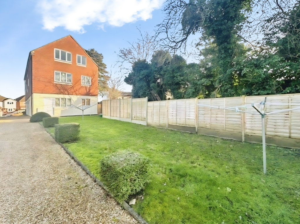 Apartment in Cambridge - View 3